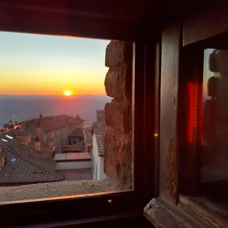 Cortona's Rooftop Nest شقة كورتونا