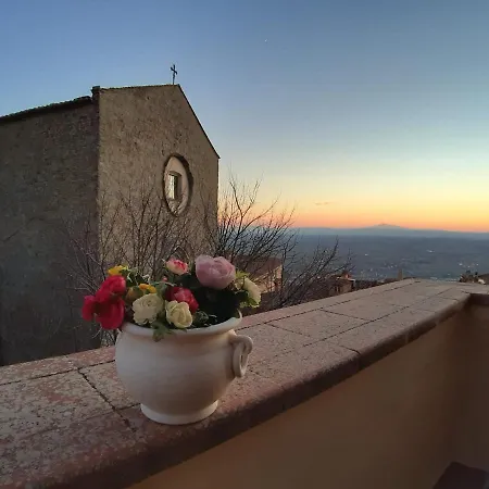 شقة Cortona's Rooftop Nest كورتونا