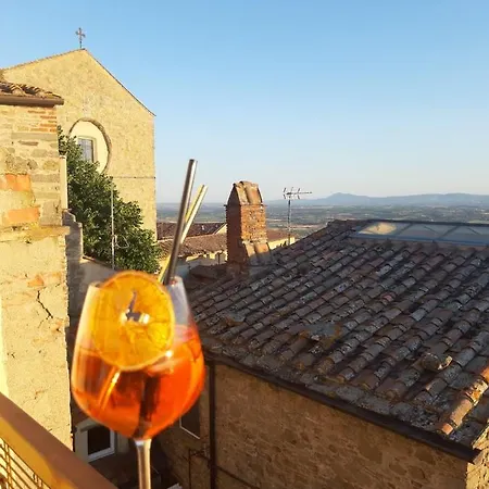 Cortona's Rooftop Nest Appartement Cortona