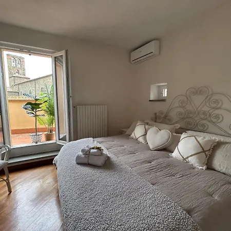 Cortona's Rooftop Nest *