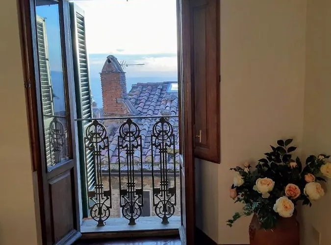 Cortona's Rooftop Nest Appartamento *