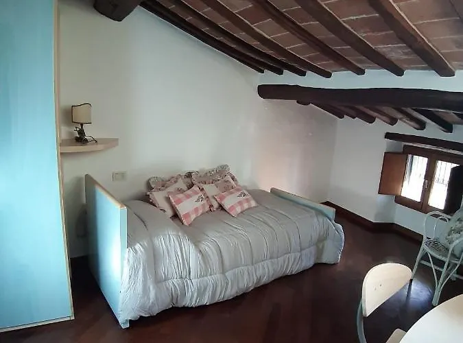 Cortona's Rooftop Nest *