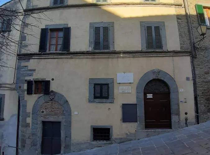 Cortona's Rooftop Nest Appartamento