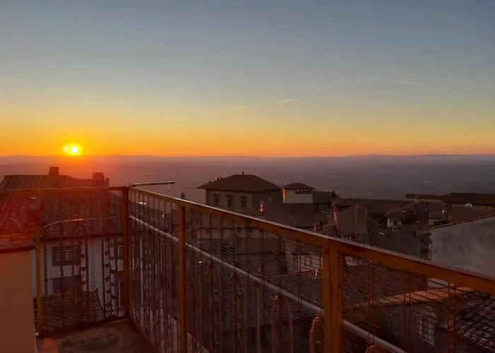 Cortona's Rooftop Nest