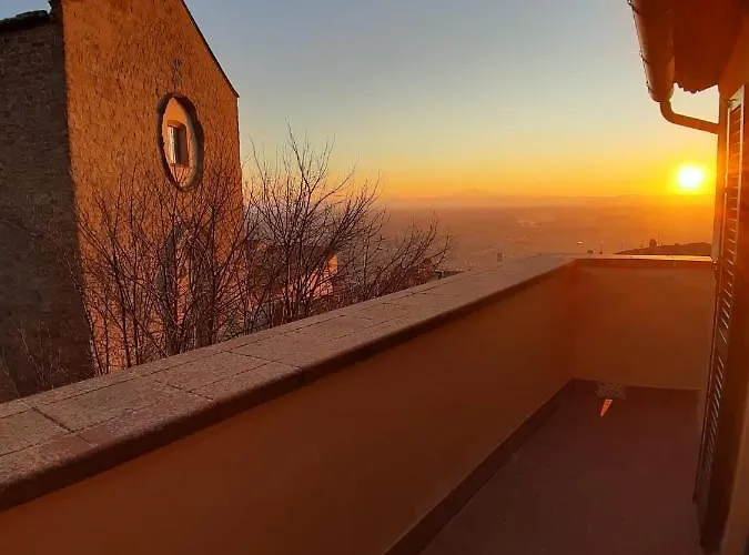 Cortona's Rooftop Nest アパート *