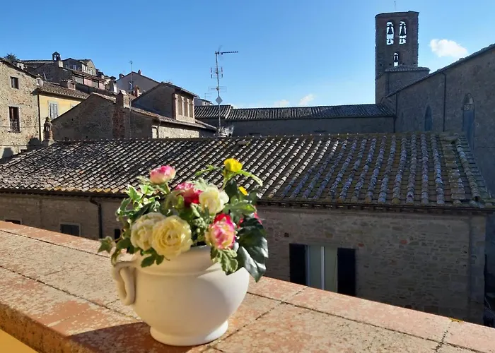 Cortona's Rooftop Nest *